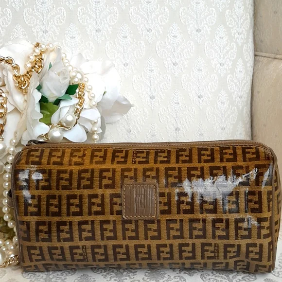 Fendi Cosmetic Vintage Medium Beauty Pouch! - Picture 1 of 9